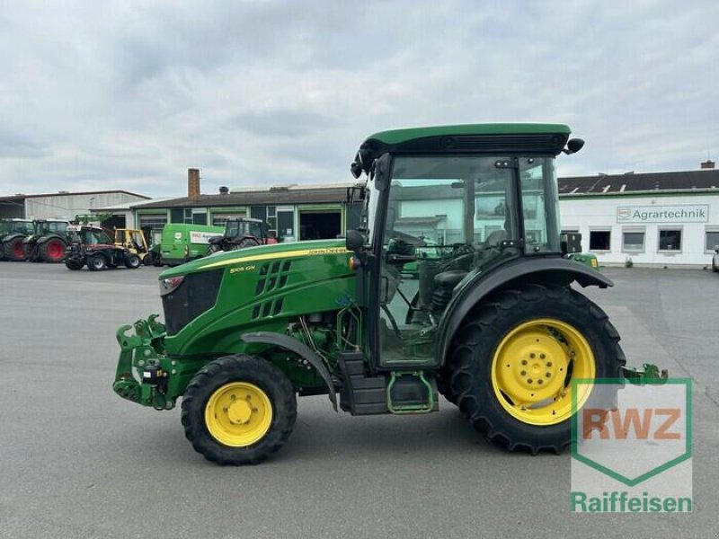 Schmalspurtraktor des Typs John Deere JD 5105 GN, Gebrauchtmaschine in Riedstadt-Wolfskehlen (Bild 2)