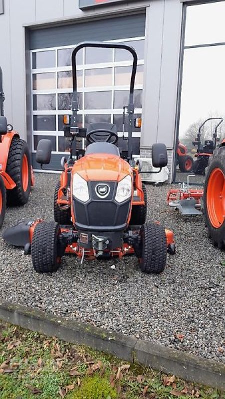 Schmalspurtraktor des Typs Kioti CK 2520 mit Mähdeck mit Sonderfinanzierung 0,0%, Neumaschine in Straelen (Bild 3)