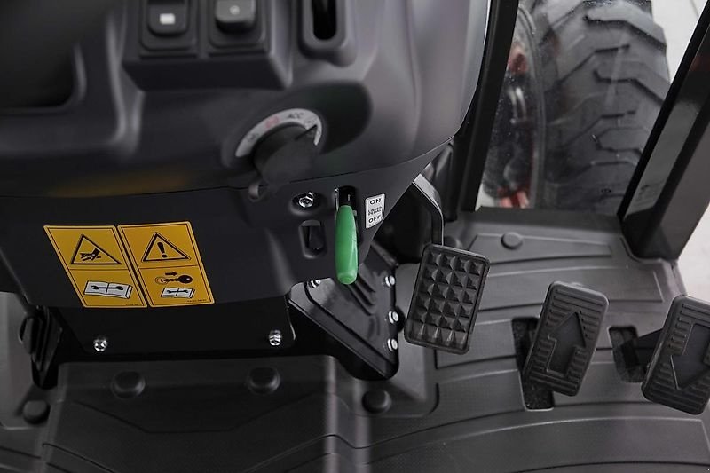 Schmalspurtraktor des Typs Kioti CX2510CH 4-WD, Neumaschine in Wien (Bild 9)