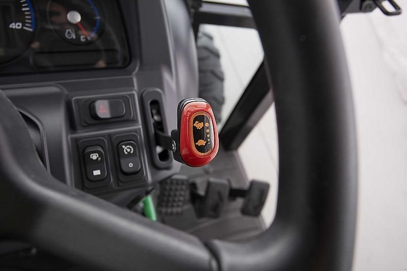 Schmalspurtraktor des Typs Kioti CX2510CH 4-WD, Neumaschine in Wien (Bild 8)