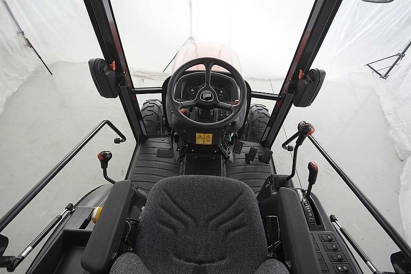 Schmalspurtraktor des Typs Kioti CX2510CH, Neumaschine in Wien (Bild 3)