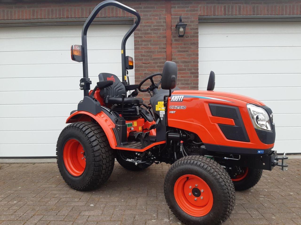 Schmalspurtraktor typu Kioti diverse, Neumaschine v Meijel (Obrázek 1)