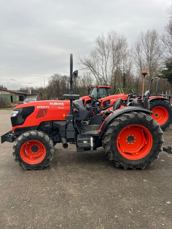 Schmalspurtraktor typu Kubota M5071N, Gebrauchtmaschine v ARBOIS (Obrázek 1)