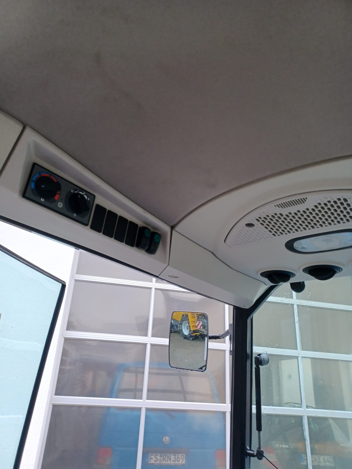 Schmalspurtraktor des Typs Landini 2-055, Neumaschine in Au/Hallertau (Bild 6)