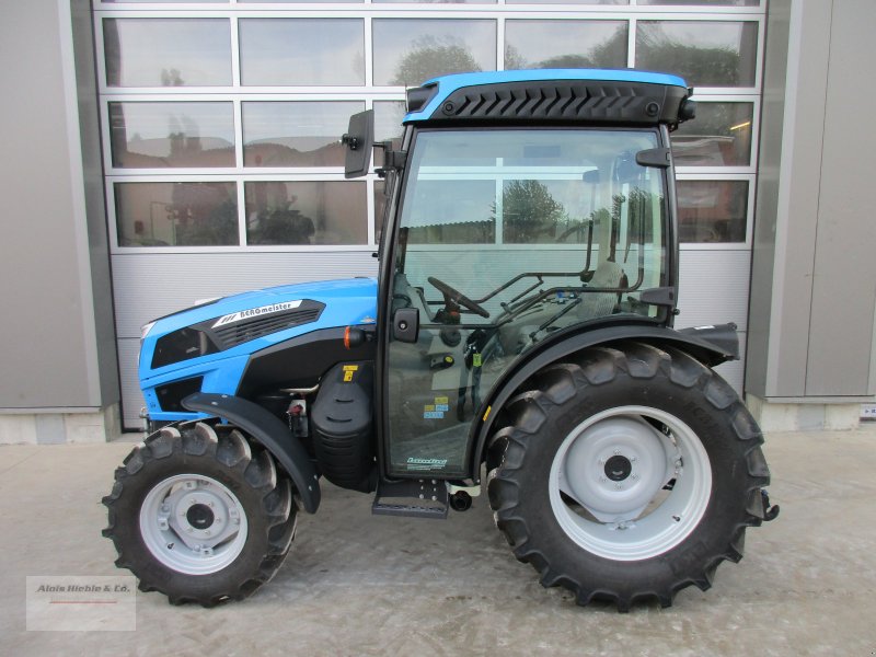 Schmalspurtraktor des Typs Landini Mistral 2-055, Neumaschine in Tapfheim (Bild 1)