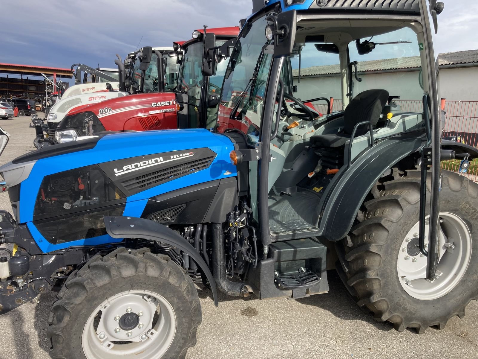 Schmalspurtraktor typu Landini Rex 4.080 GT, Neumaschine v Oberweidelham (Obrázek 3)