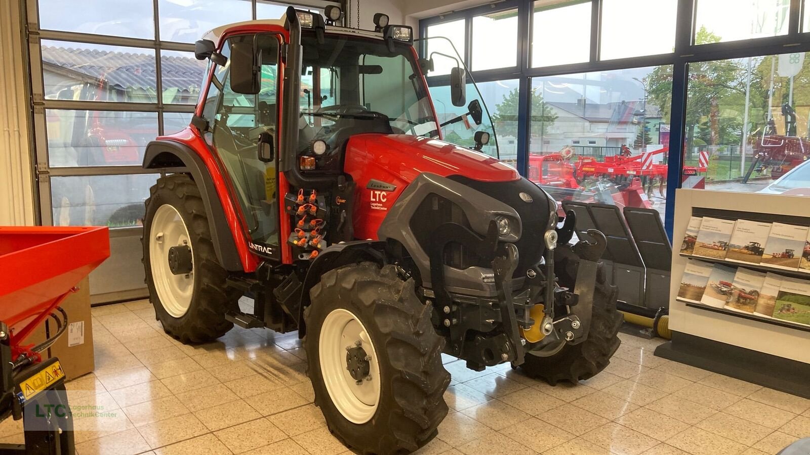 Schmalspurtraktor des Typs Lindner Lintrac 80, Gebrauchtmaschine in Großpetersdorf (Bild 2)