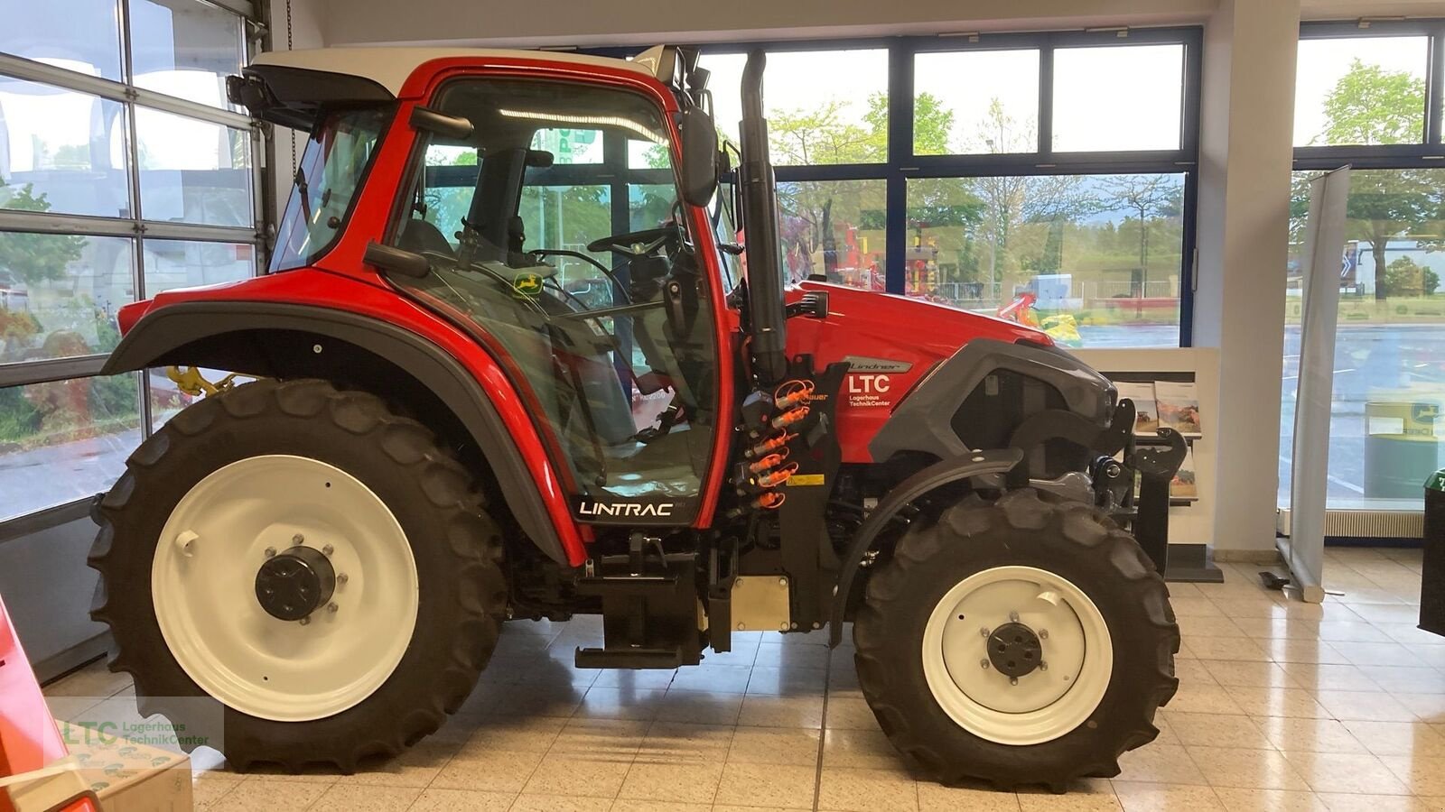 Schmalspurtraktor des Typs Lindner Lintrac 80, Gebrauchtmaschine in Großpetersdorf (Bild 8)