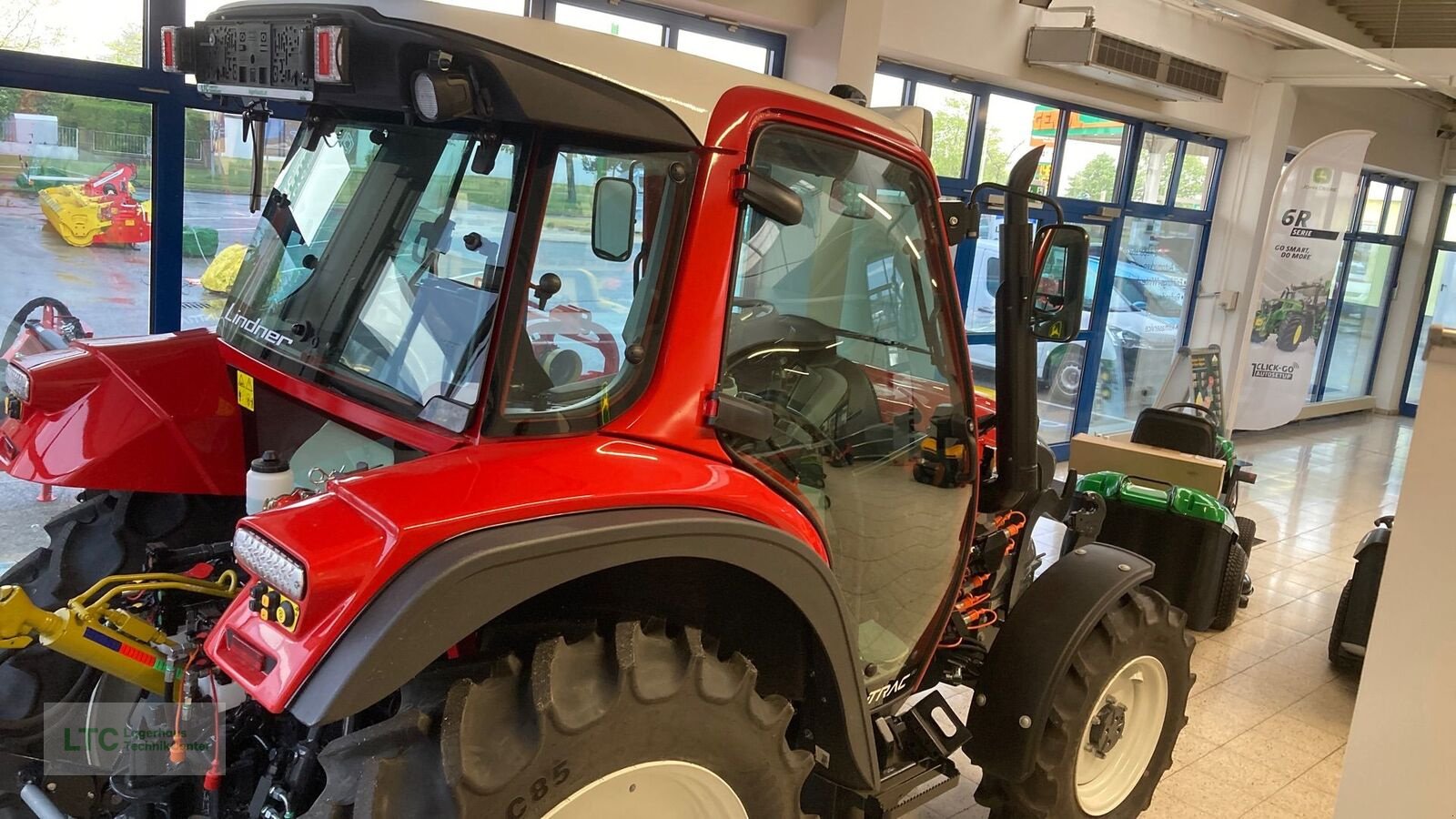 Schmalspurtraktor des Typs Lindner Lintrac 80, Gebrauchtmaschine in Großpetersdorf (Bild 3)