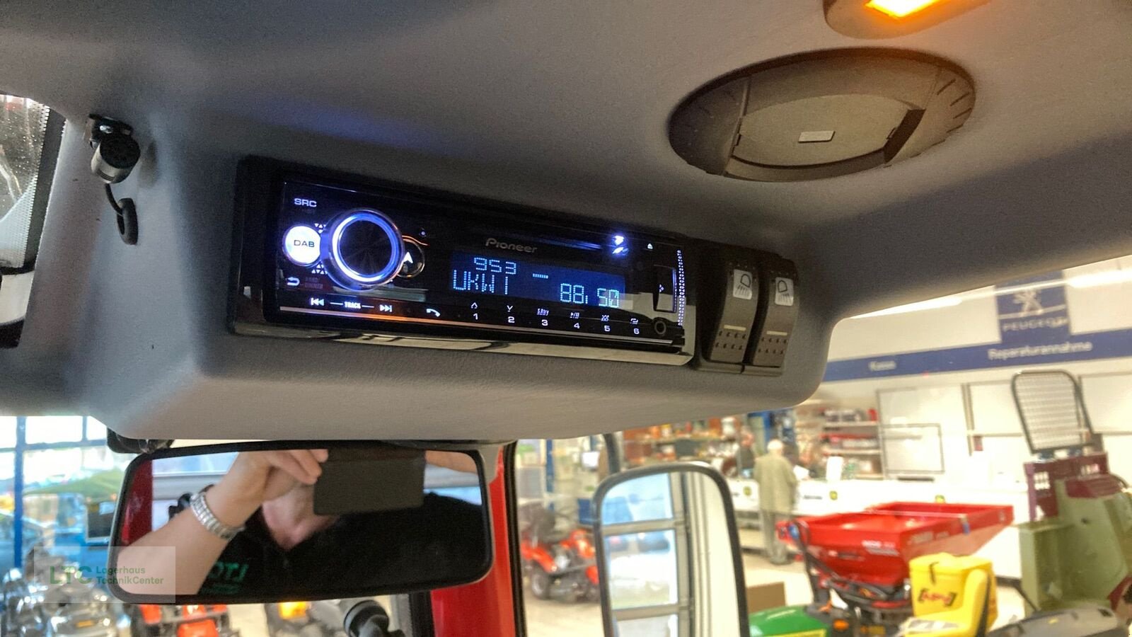 Schmalspurtraktor des Typs Lindner Lintrac 80, Gebrauchtmaschine in Großpetersdorf (Bild 12)