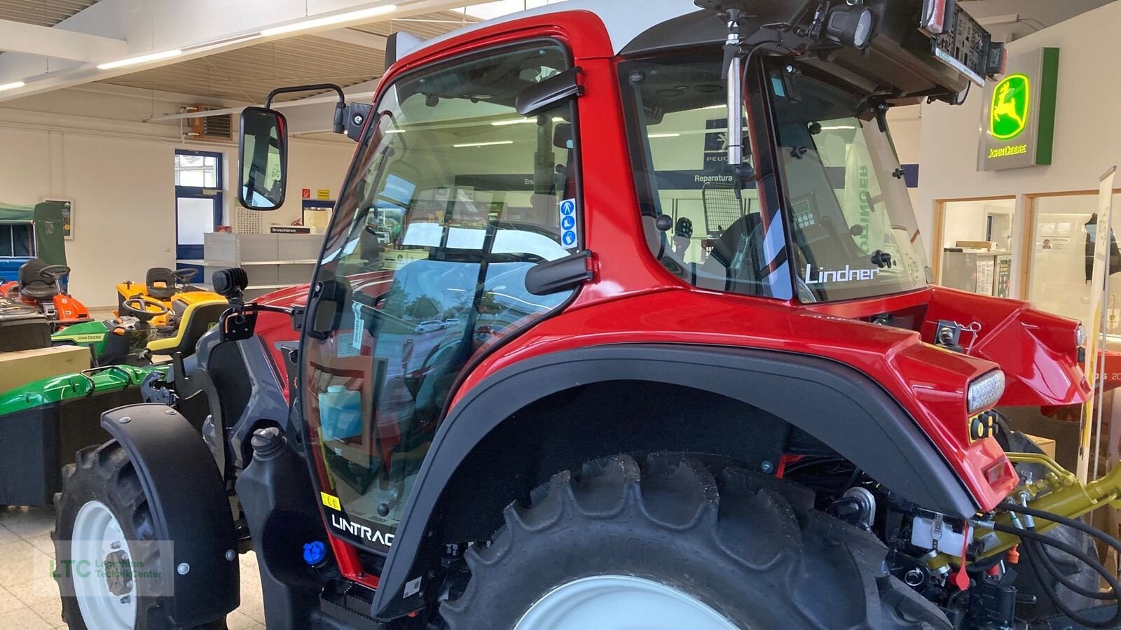 Schmalspurtraktor des Typs Lindner Lintrac 80, Gebrauchtmaschine in Großpetersdorf (Bild 4)
