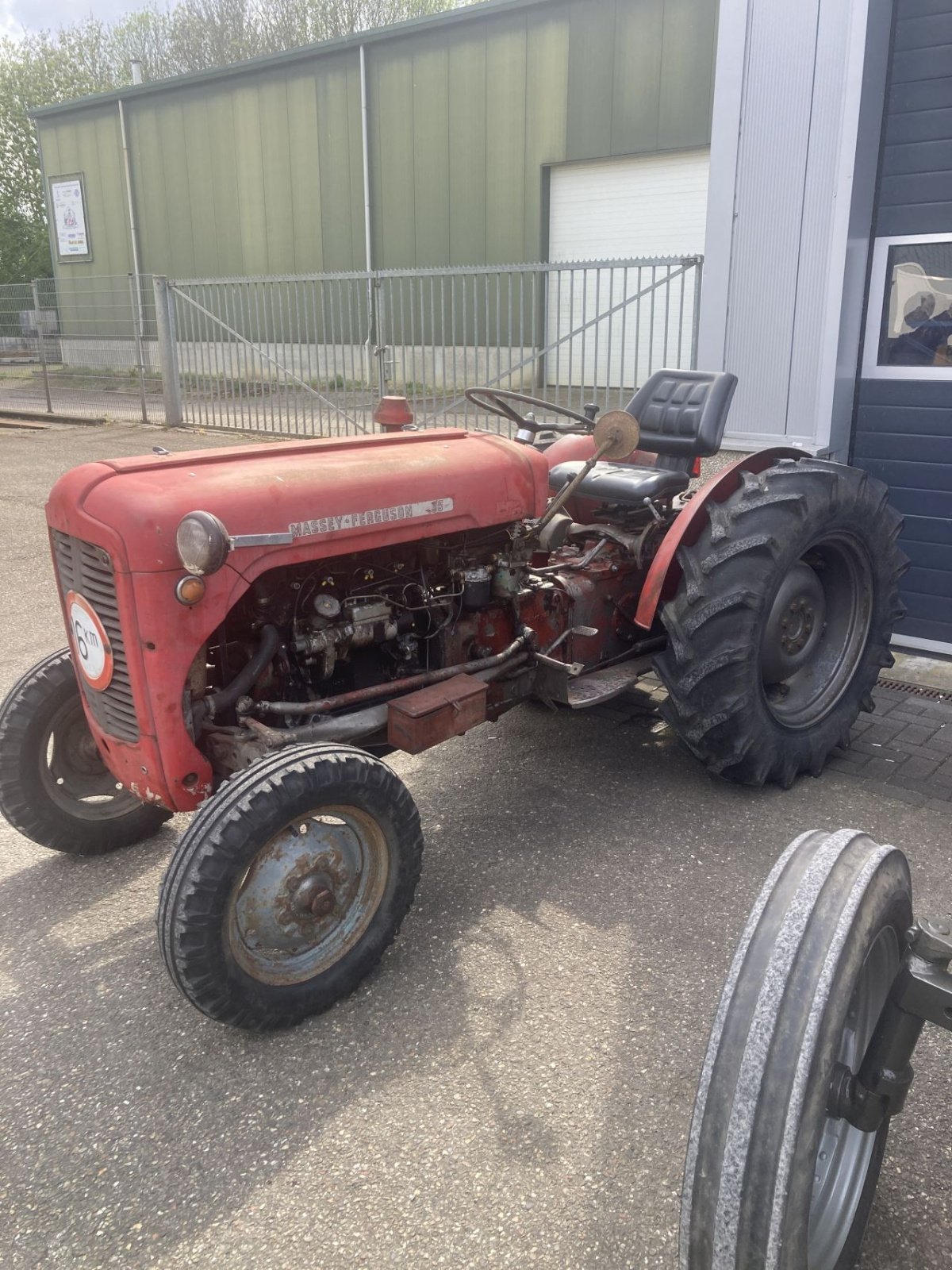 Schmalspurtraktor van het type Massey Ferguson -, Gebrauchtmaschine in Neer (Foto 2)