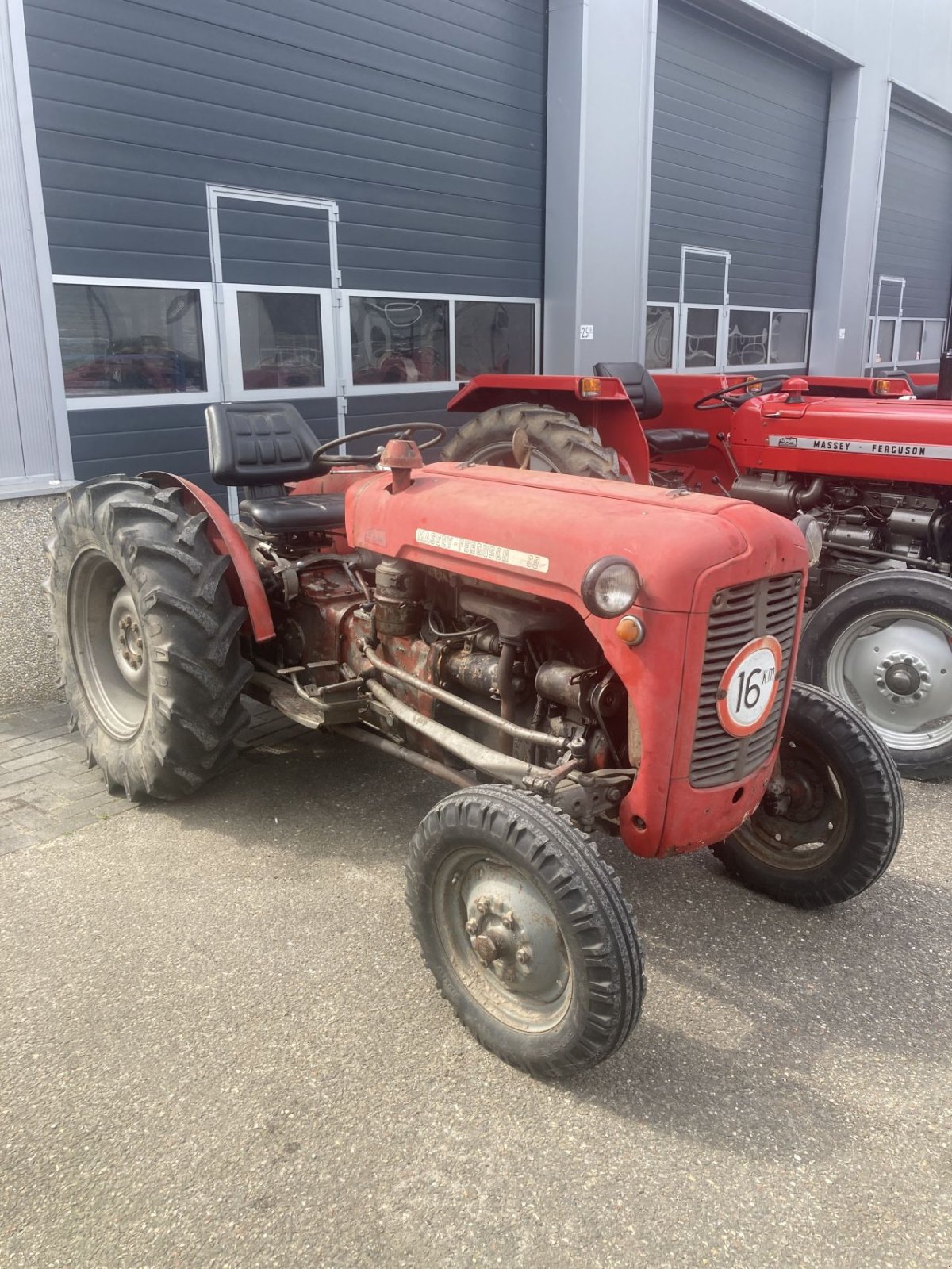 Schmalspurtraktor van het type Massey Ferguson -, Gebrauchtmaschine in Neer (Foto 3)