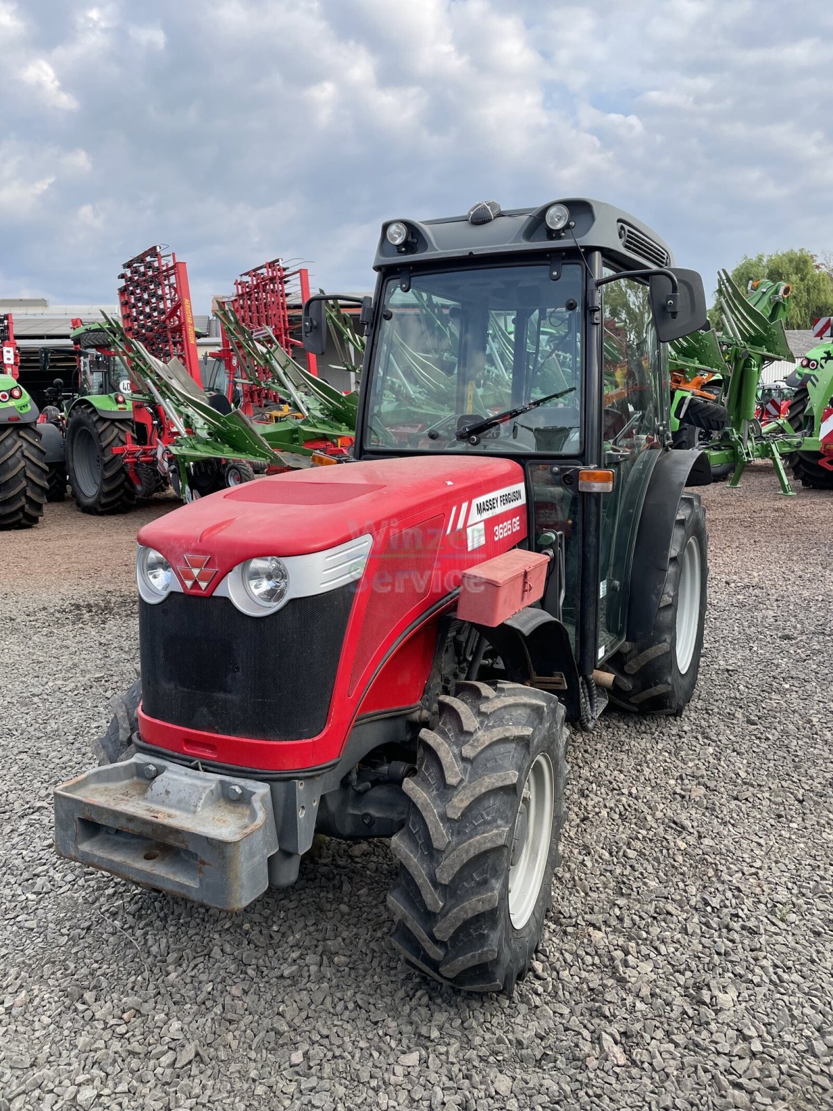 Schmalspurtraktor des Typs Massey Ferguson 3625 GE, Gebrauchtmaschine in Dannstadt-Schauernheim (Bild 2)