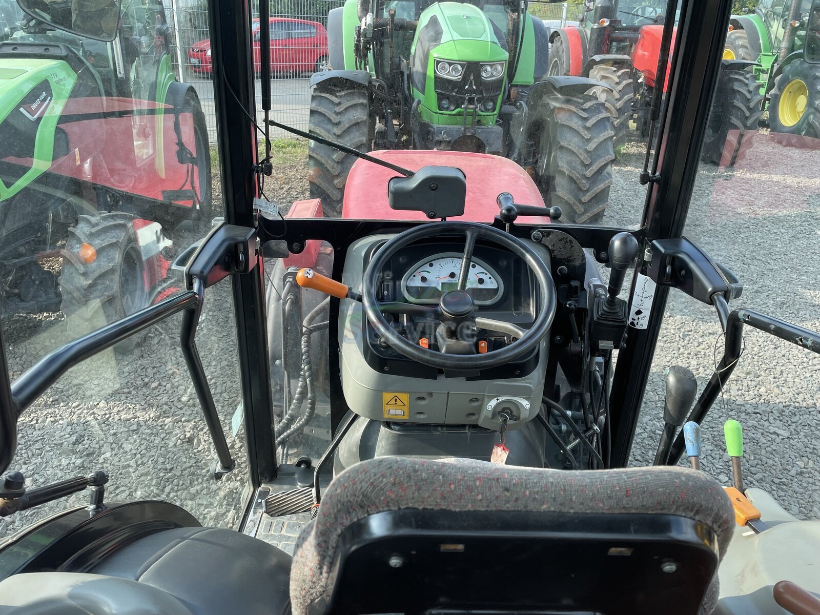 Schmalspurtraktor des Typs Massey Ferguson 3625 GE, Gebrauchtmaschine in Dannstadt-Schauernheim (Bild 3)