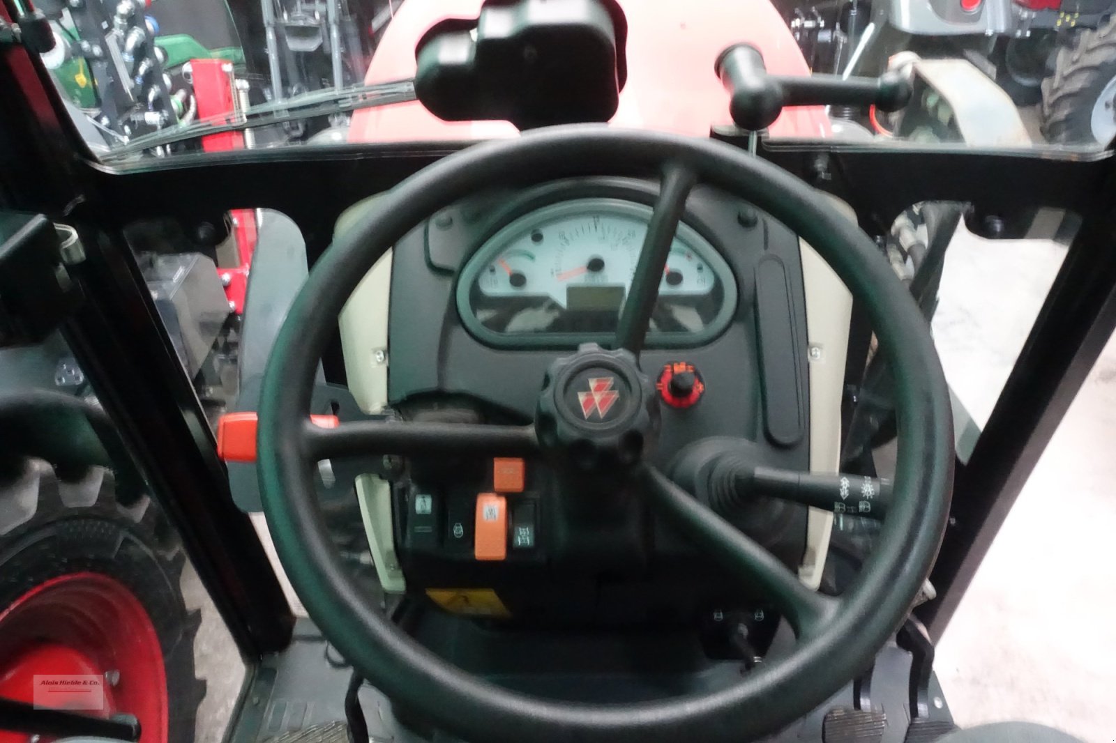 Schmalspurtraktor typu Massey Ferguson 3650GE, Gebrauchtmaschine v Tapfheim (Obrázek 11)