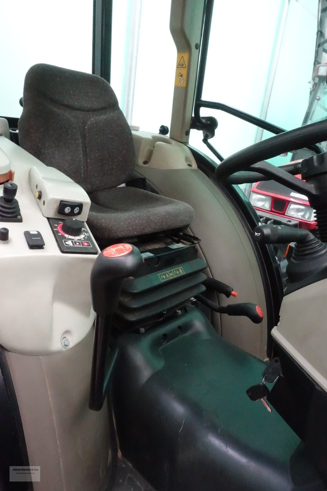 Schmalspurtraktor typu Massey Ferguson 3650GE, Gebrauchtmaschine v Tapfheim (Obrázek 12)