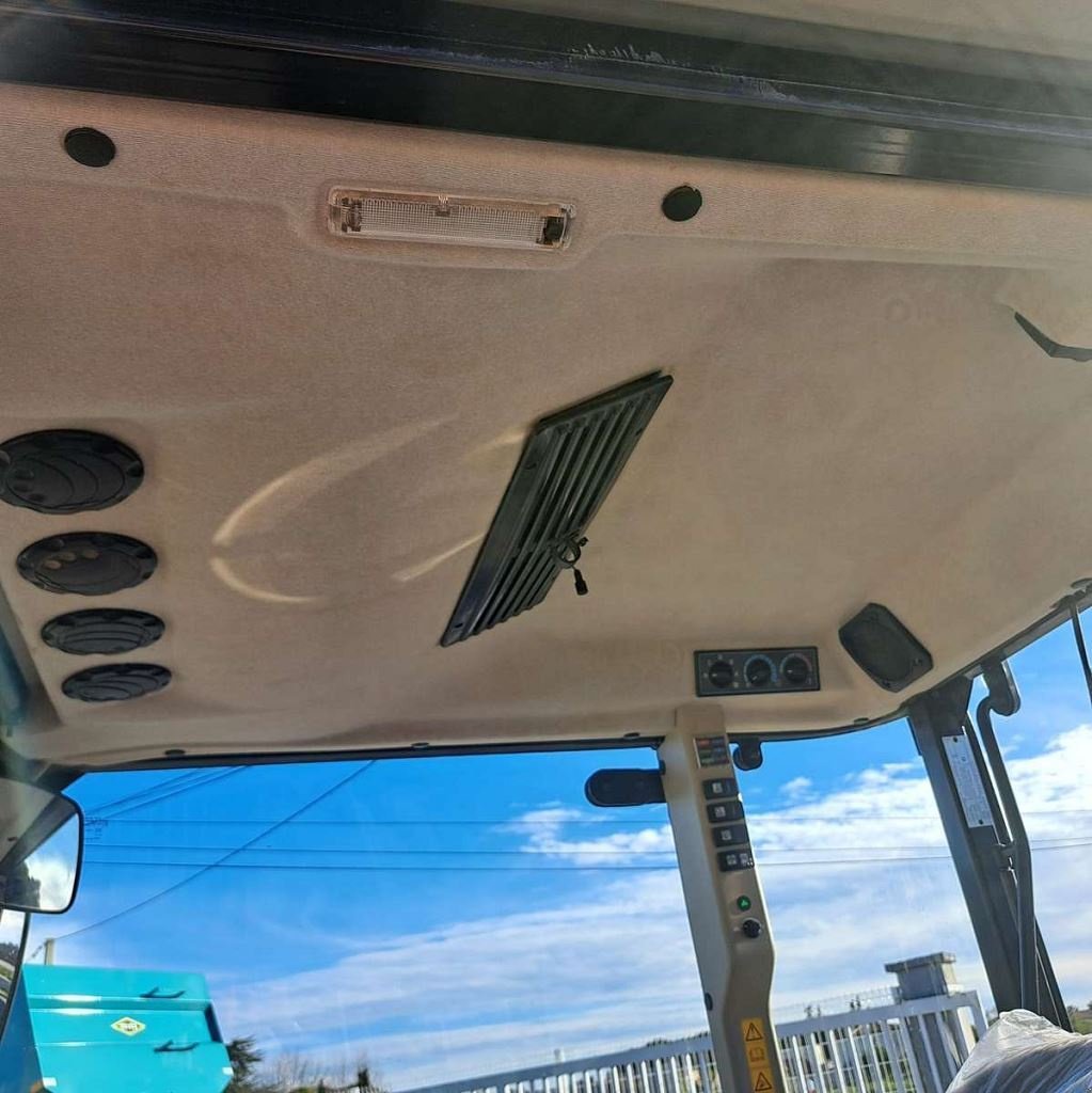 Schmalspurtraktor typu Massey Ferguson 3709FEFF, Gebrauchtmaschine v NOVES (Obrázek 9)