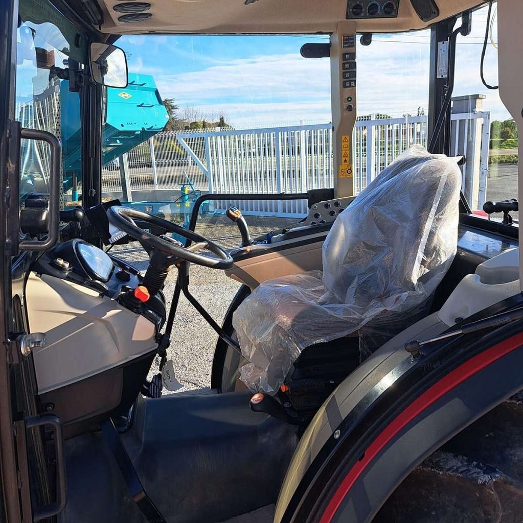 Schmalspurtraktor typu Massey Ferguson 3709FEFF, Gebrauchtmaschine v NOVES (Obrázek 8)