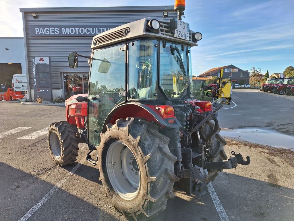 Schmalspurtraktor des Typs Massey Ferguson 3709GE EFF, Gebrauchtmaschine in NOVES (Bild 4)