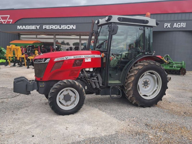 Schmalspurtraktor des Typs Massey Ferguson 3709VESS, Gebrauchtmaschine in UCHAUD (Bild 1)