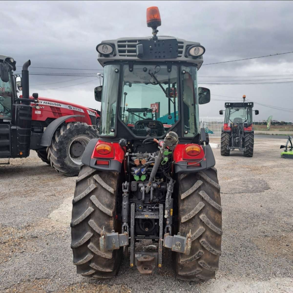 Schmalspurtraktor des Typs Massey Ferguson 3709VESS, Gebrauchtmaschine in UCHAUD (Bild 5)