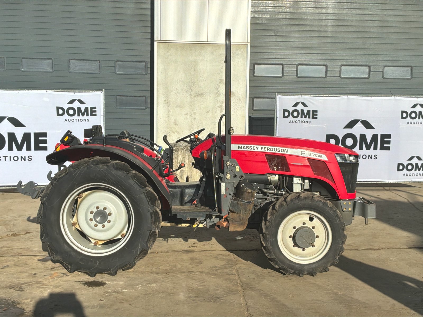 Schmalspurtraktor typu Massey Ferguson F3708F, Gebrauchtmaschine v Aarschot (Obrázek 4)