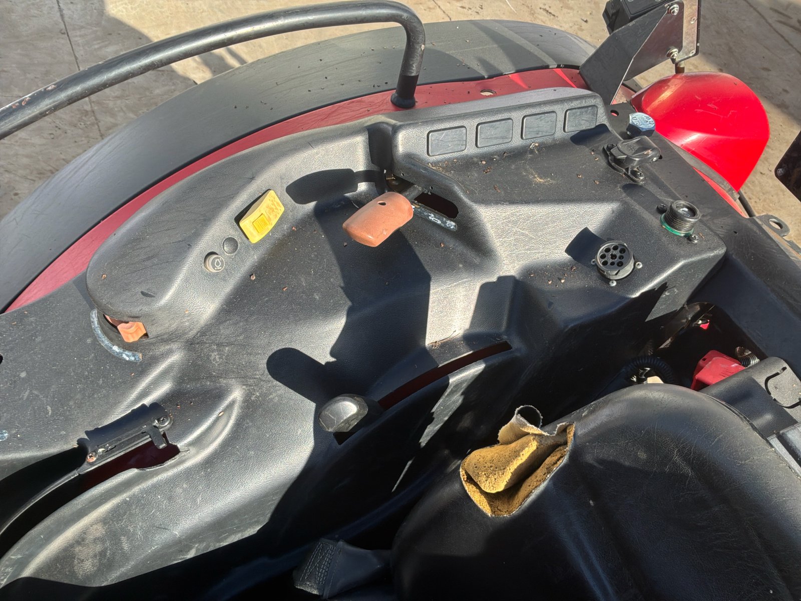 Schmalspurtraktor typu Massey Ferguson F3708F, Gebrauchtmaschine v Aarschot (Obrázek 11)