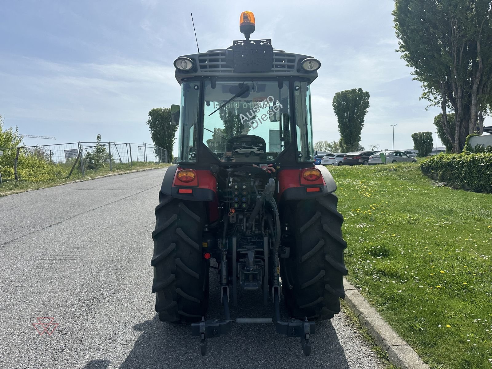 Schmalspurtraktor typu Massey Ferguson MF 3708, Vorführmaschine v Schwechat (Obrázek 5)