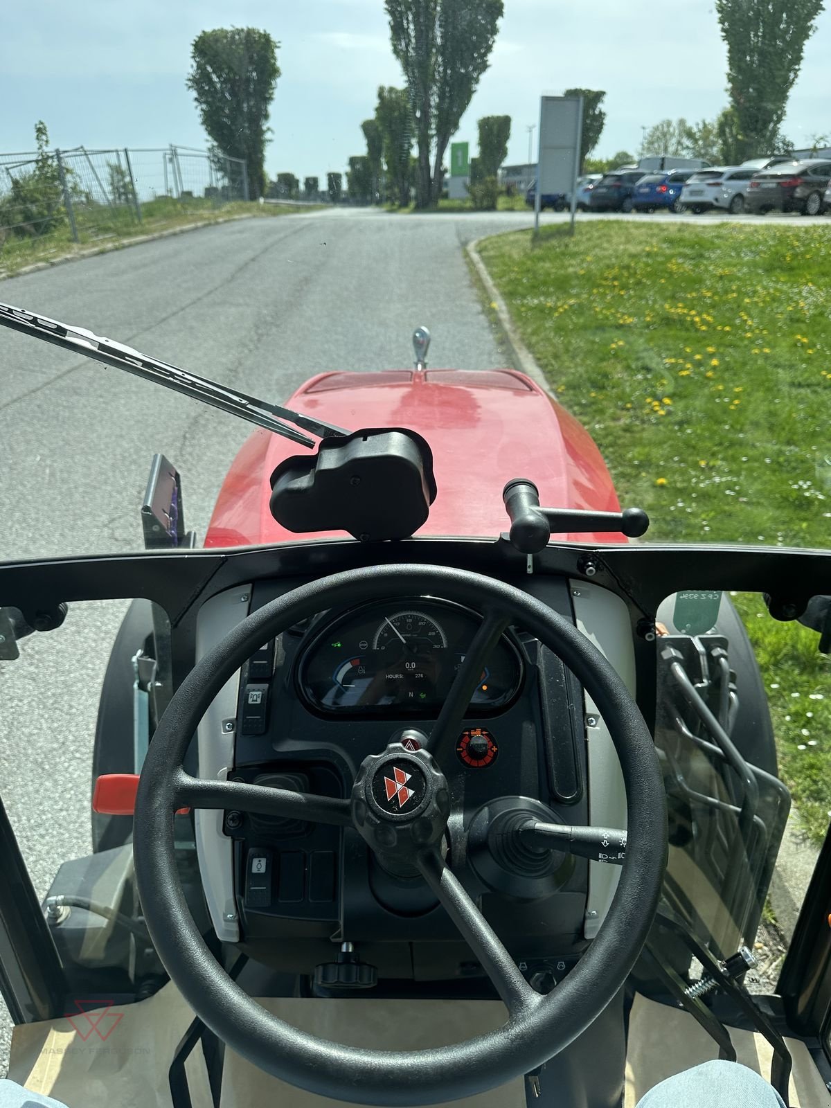 Schmalspurtraktor typu Massey Ferguson MF 3708, Vorführmaschine v Schwechat (Obrázek 11)