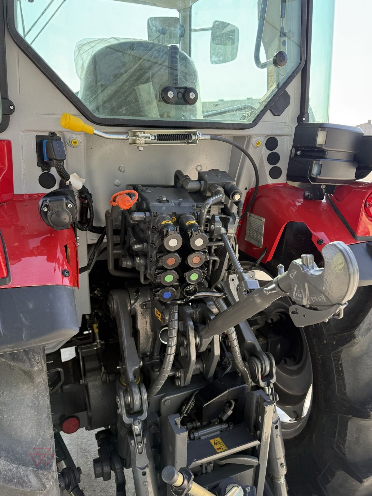 Schmalspurtraktor van het type Massey Ferguson MF 3FR.85, Vorführmaschine in Schwechat (Foto 10)