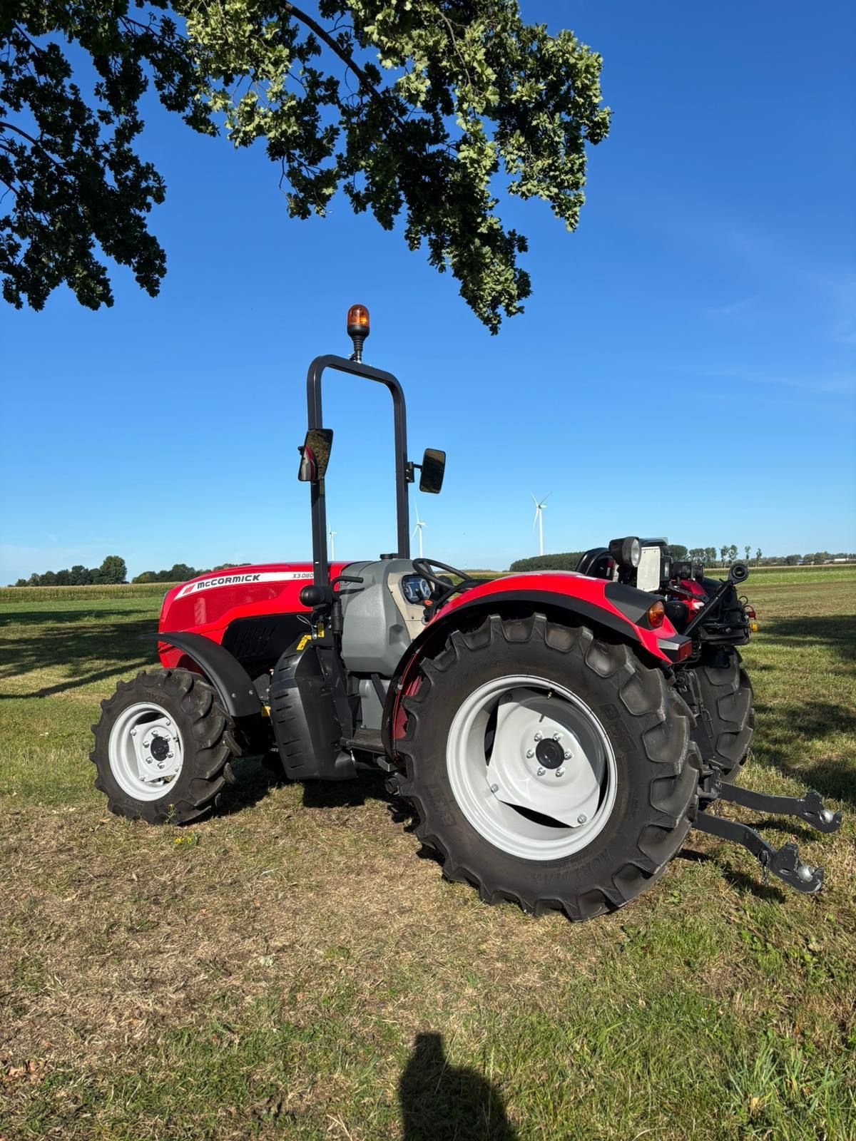 Schmalspurtraktor des Typs McCormick -, Gebrauchtmaschine in Wadenoijen (Bild 2)