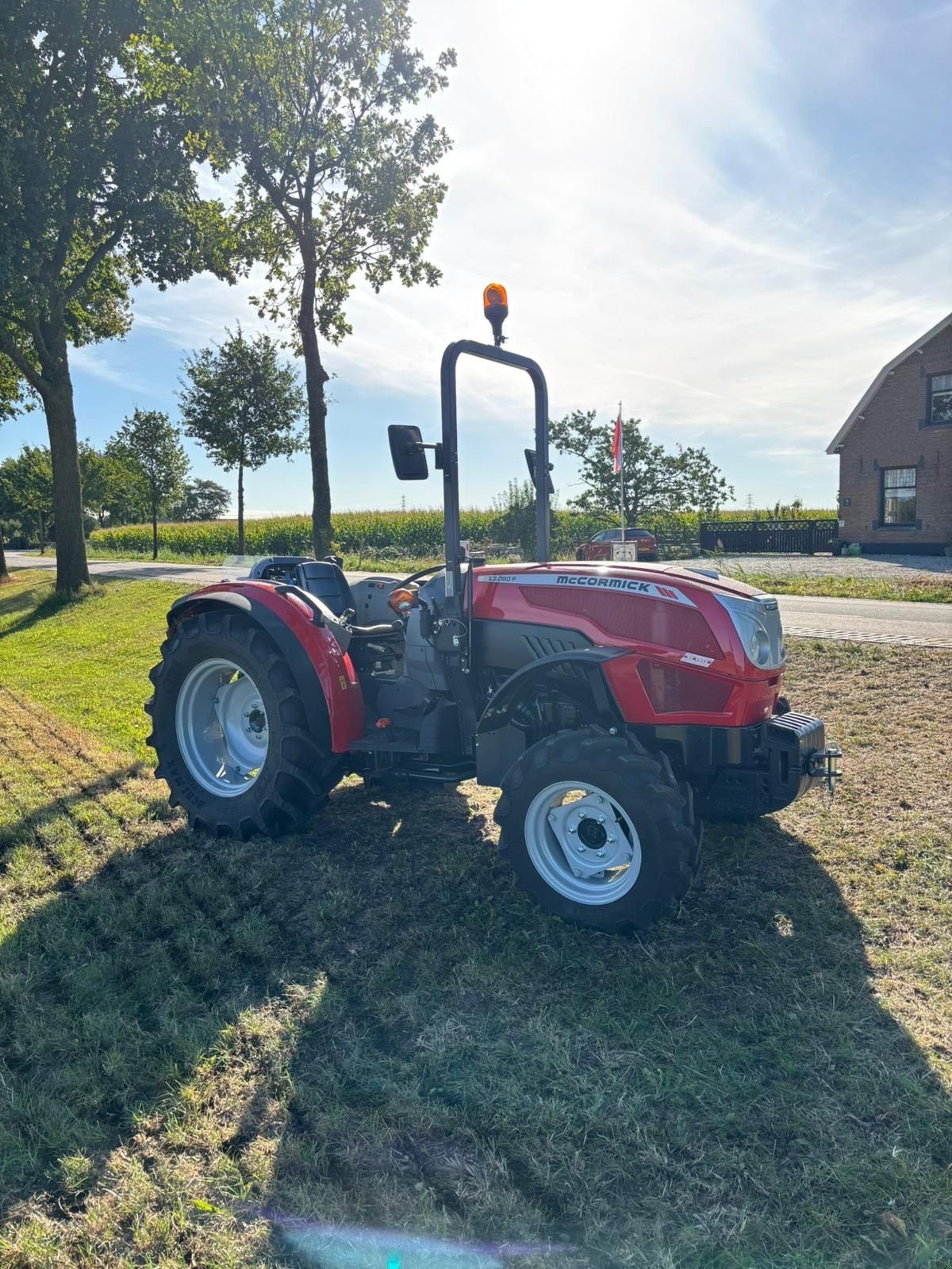 Schmalspurtraktor des Typs McCormick -, Gebrauchtmaschine in Wadenoijen (Bild 4)