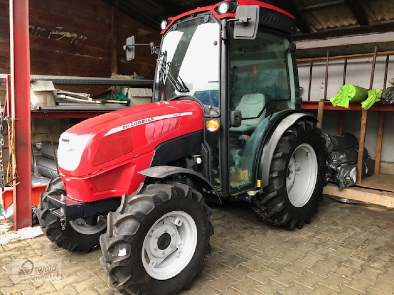 Schmalspurtraktor del tipo McCormick X 2.30, Neumaschine In Regen (Immagine 1)