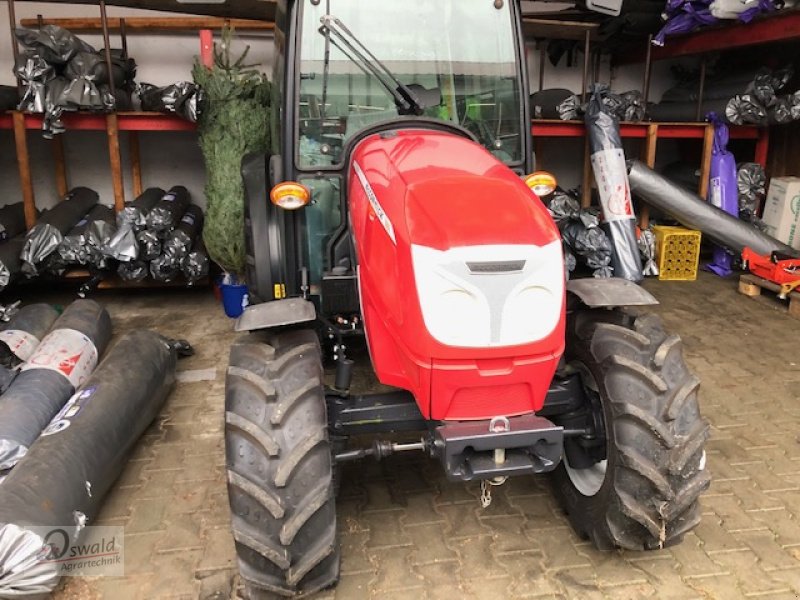 Schmalspurtraktor tip McCormick X 2.30, Neumaschine in Regen (Poză 2)