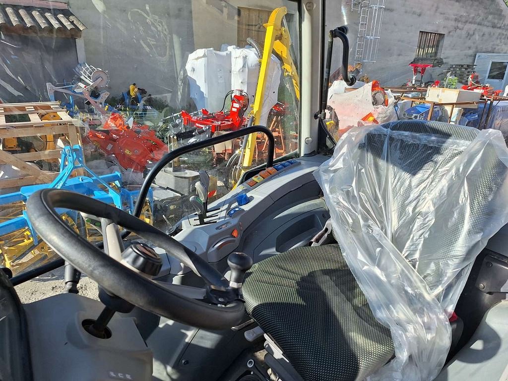 Schmalspurtraktor tipa McCormick X4.50F, Gebrauchtmaschine u NOVES (Slika 7)