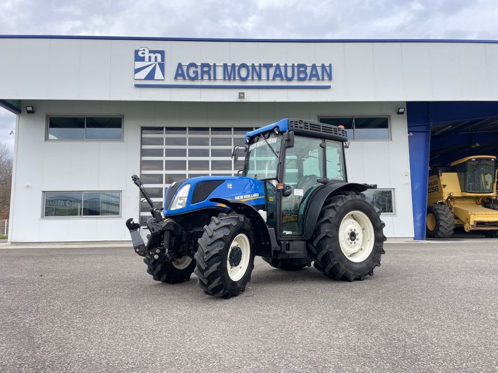 Schmalspurtraktor des Typs New Holland T 4.100 LP, Gebrauchtmaschine in Montauban (Bild 1)