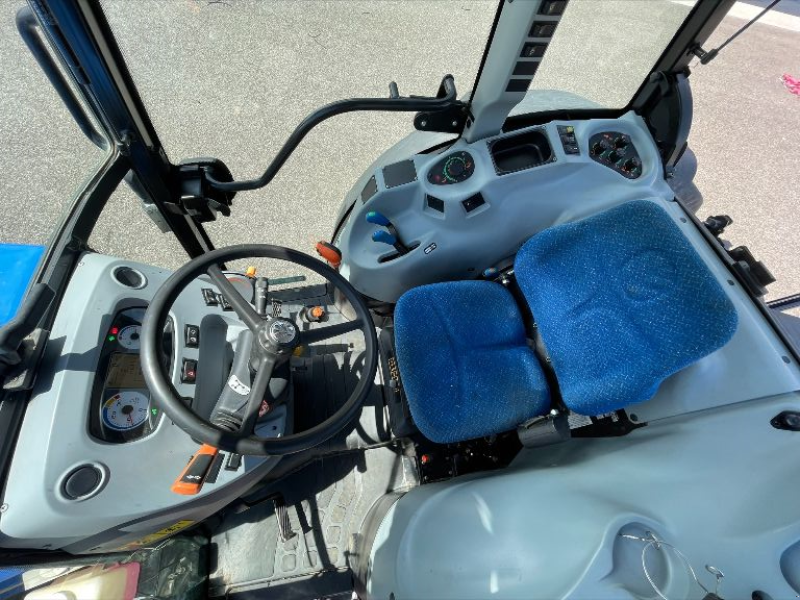 Schmalspurtraktor des Typs New Holland T 4.100F, Gebrauchtmaschine in Montauban (Bild 9)