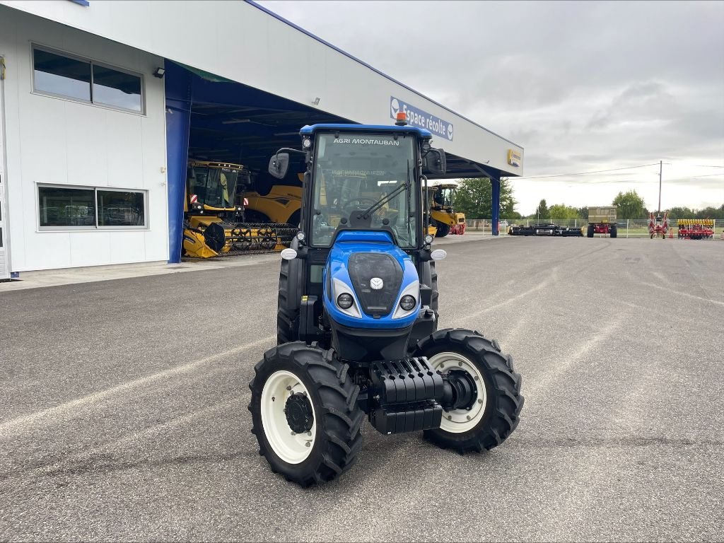 Schmalspurtraktor des Typs New Holland T 4.100F, Gebrauchtmaschine in Montauban (Bild 2)