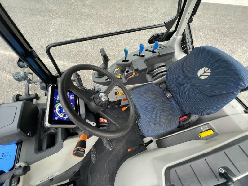 Schmalspurtraktor des Typs New Holland T 4.100F, Gebrauchtmaschine in Montauban (Bild 9)