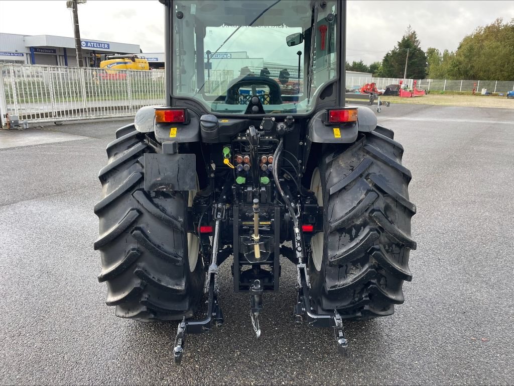 Schmalspurtraktor des Typs New Holland T 4.100LP, Gebrauchtmaschine in Montauban (Bild 8)