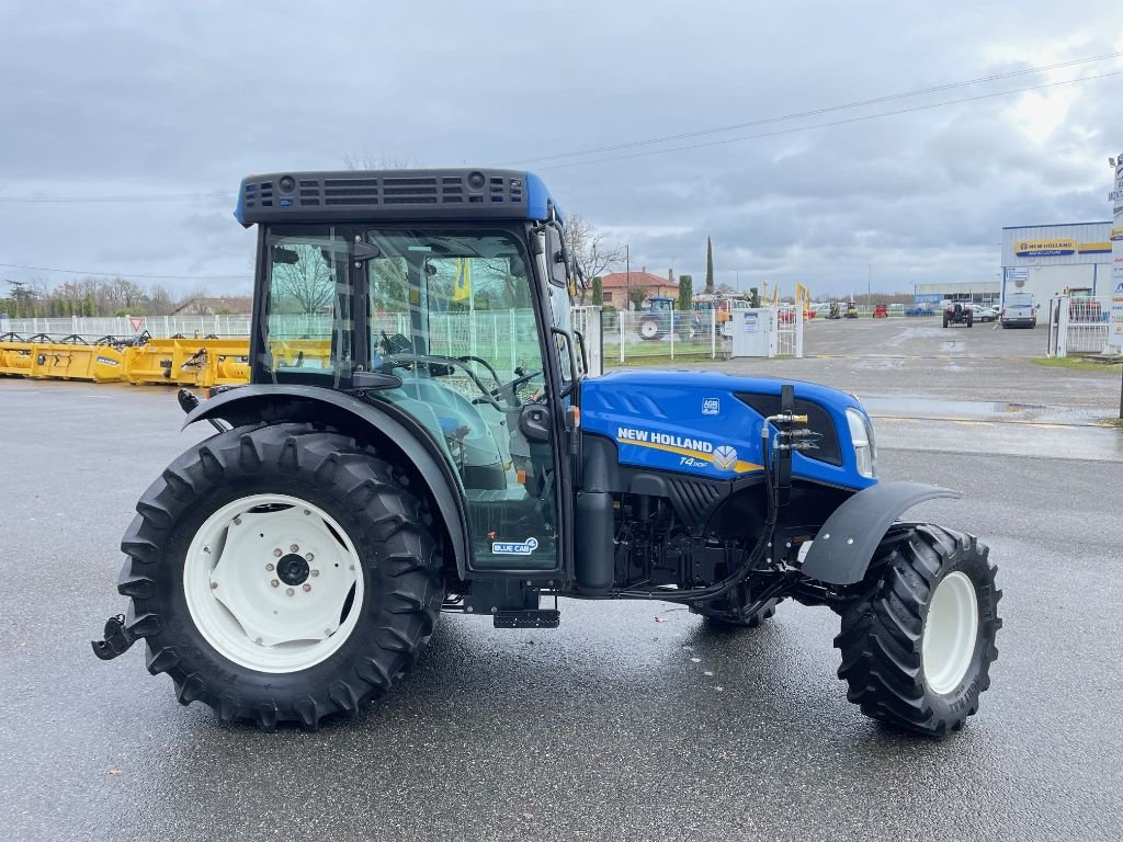 Schmalspurtraktor des Typs New Holland T 4.110 F, Gebrauchtmaschine in Montauban (Bild 5)