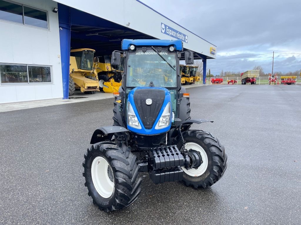 Schmalspurtraktor des Typs New Holland T 4.110 F, Gebrauchtmaschine in Montauban (Bild 2)