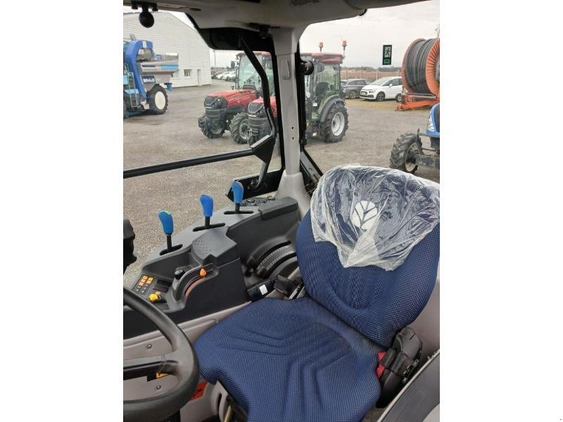 Schmalspurtraktor des Typs New Holland T4-100F, Gebrauchtmaschine in ANTIGNY (Bild 10)