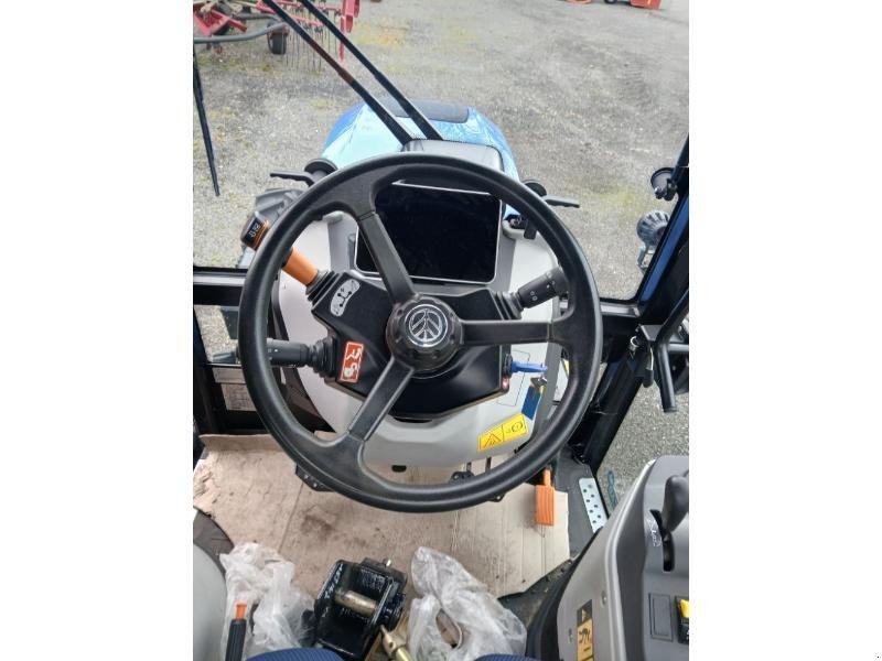 Schmalspurtraktor des Typs New Holland T4-100F, Gebrauchtmaschine in ANTIGNY (Bild 11)