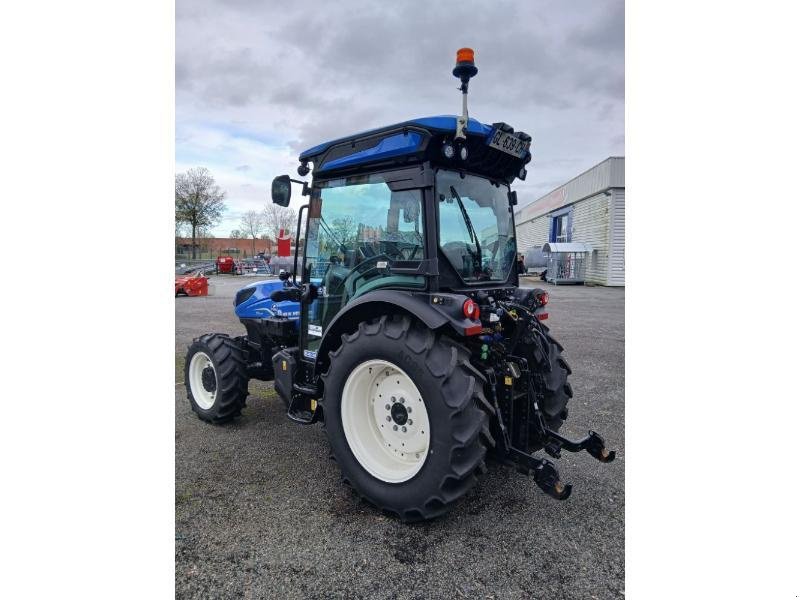 Schmalspurtraktor des Typs New Holland T4-100F, Gebrauchtmaschine in ANTIGNY (Bild 8)