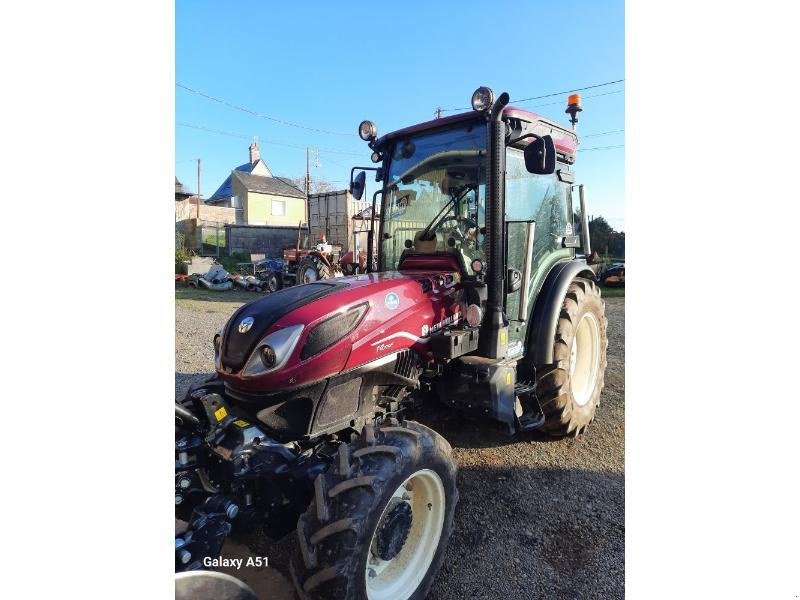 Schmalspurtraktor typu New Holland T4-100F, Gebrauchtmaschine w ANTIGNY (Zdjęcie 1)