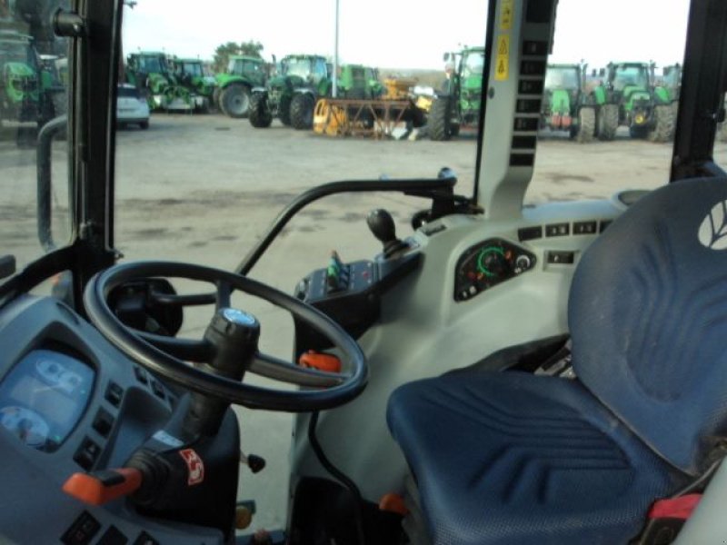 Schmalspurtraktor typu New Holland T4 - 110 N, Gebrauchtmaschine v MOULLE (Obrázek 7)