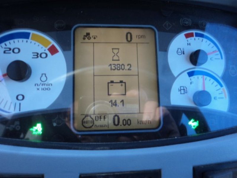 Schmalspurtraktor typu New Holland T4 - 110 N, Gebrauchtmaschine v MOULLE (Obrázek 9)