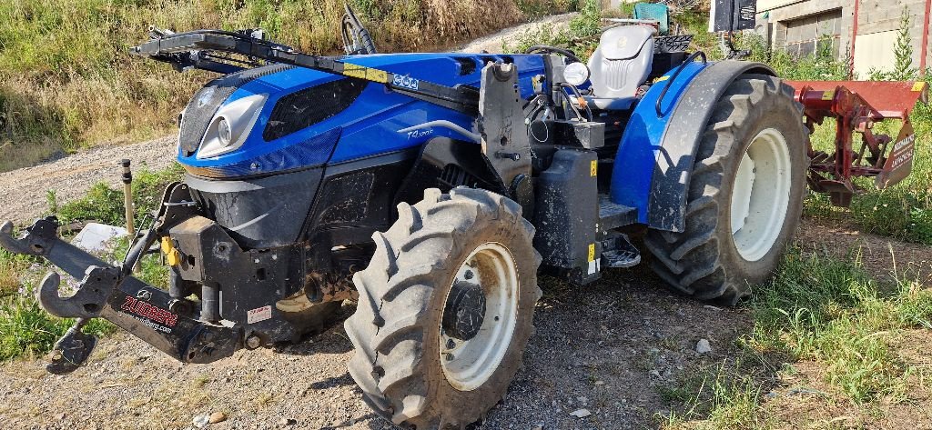 Schmalspurtraktor typu New Holland T4 120F, Gebrauchtmaschine v ST MARTIN EN HAUT (Obrázek 2)
